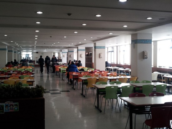 Packed in peak times: "Cafeteria for Students"