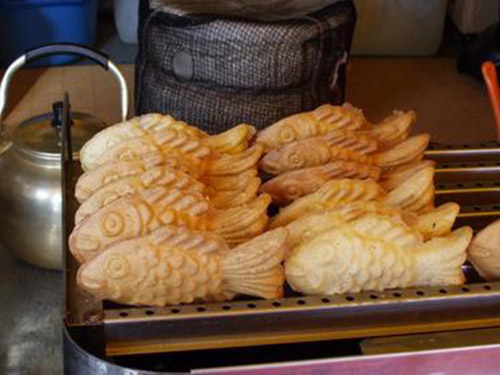 A popular snack: Fish-shaped Bungeoppang