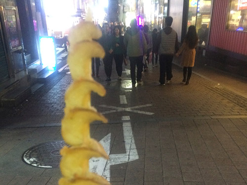 Potato sticks are often sold in shopping areas, such as Myungdong