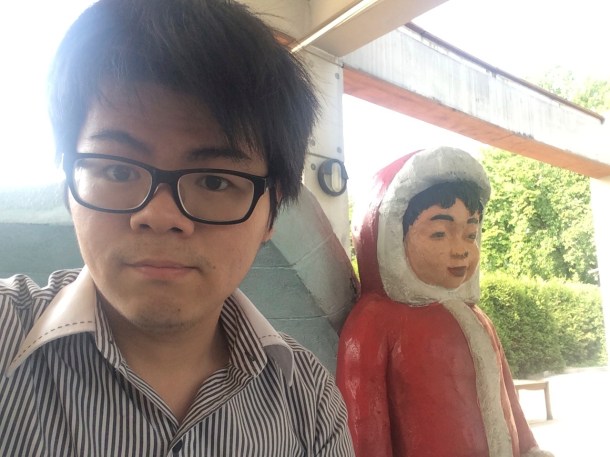 6 eskimo child in front of polar bear